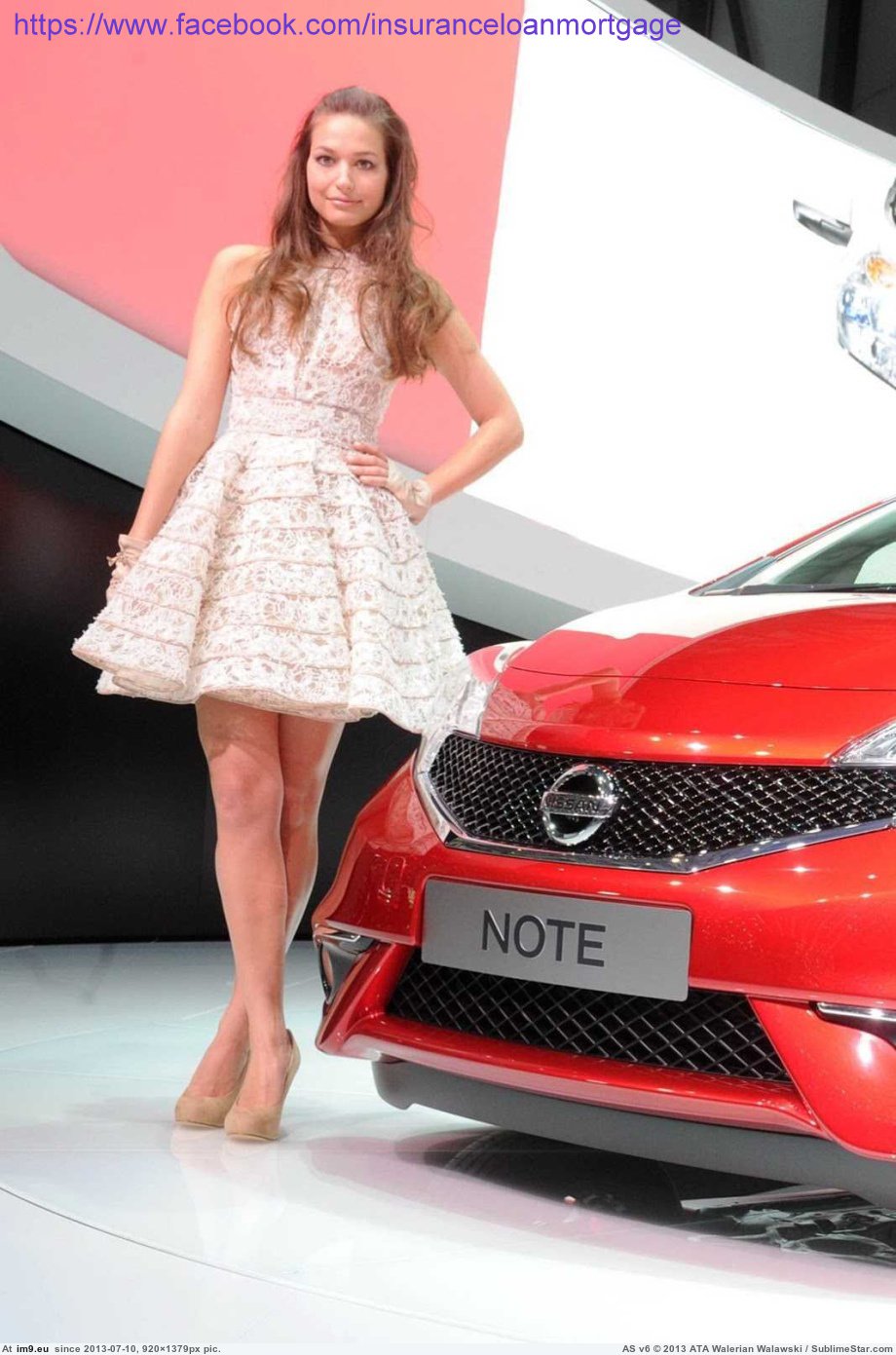 2013 Geneva Motor Show Girls car nissan (in Girls of the Geneva Motor Show 2013)