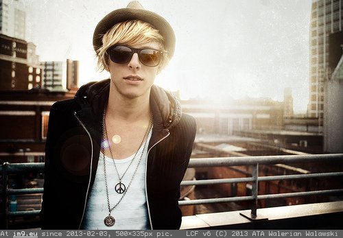 Blonde guy hot sale with sunglasses