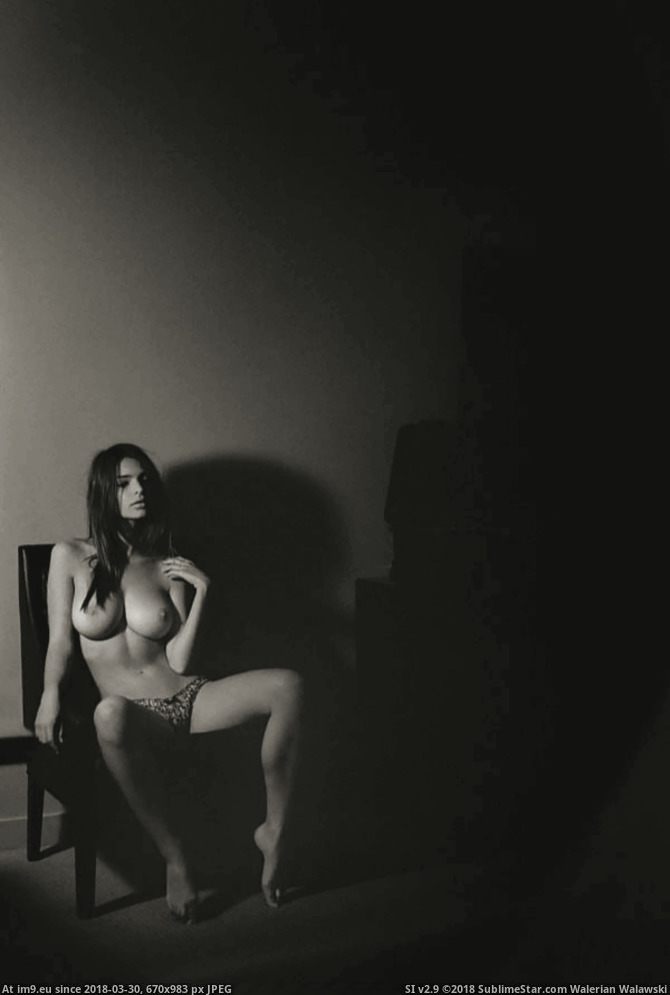 Emily ratajkowski sexy blonde nude tits hot xxx photo photography perfect body black and white (in Hotxxx)