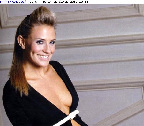 Georgie Thompson (1) (in Celebrity peeks - nude celebrities photos)