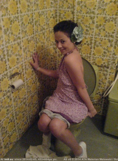 Girls Pissing 249 (teen amateurs, peeing porn) (in Pissing/peeing girls (urination photos))