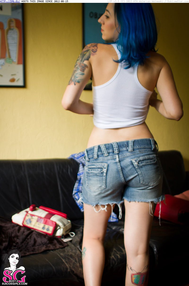 Goth-punk girl with blue hair (2 softcore photo) (in SuicideGirls: Luiza All Star)