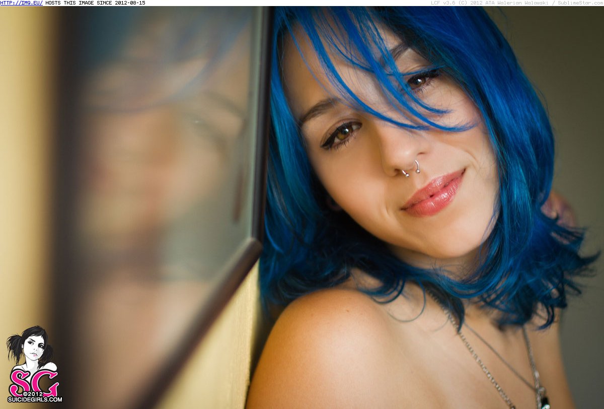 Goth-punk girl with blue hair (24 softcore photo) (in SuicideGirls: Luiza All Star)