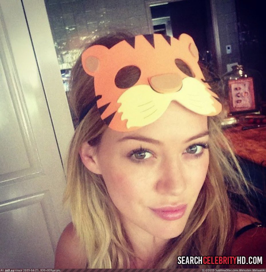 Hilary Duff Nude Pictures Leaked Hacked Naked Selfies (13) (in Celebrity leaked fappening)