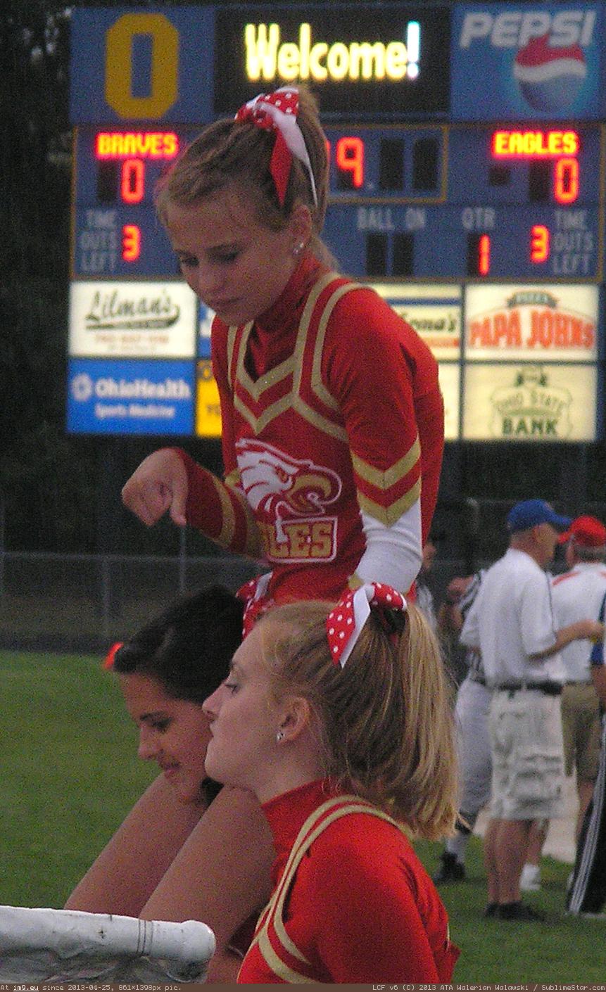 kell_chr24 (in Cheerleader Kelly Hackenbracht 1)