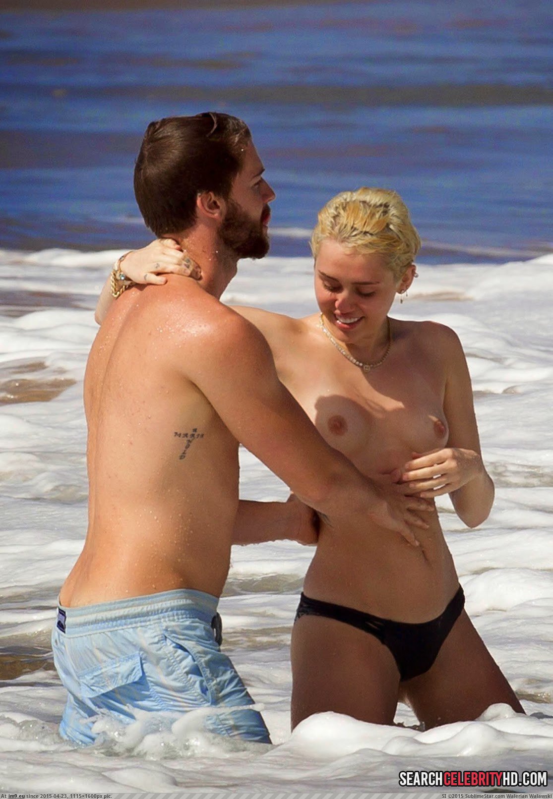 Miley Cyrus Topless Bikini Candid Photos In Hawaii (3) (in Miley Cyrus Topless Bikini Candid Photos In Hawaii)