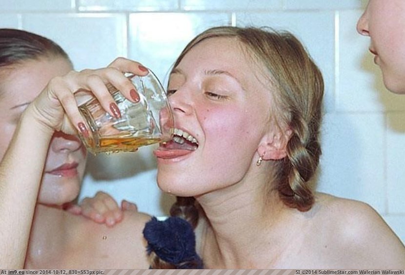 Drinker Lesbian Pee 15