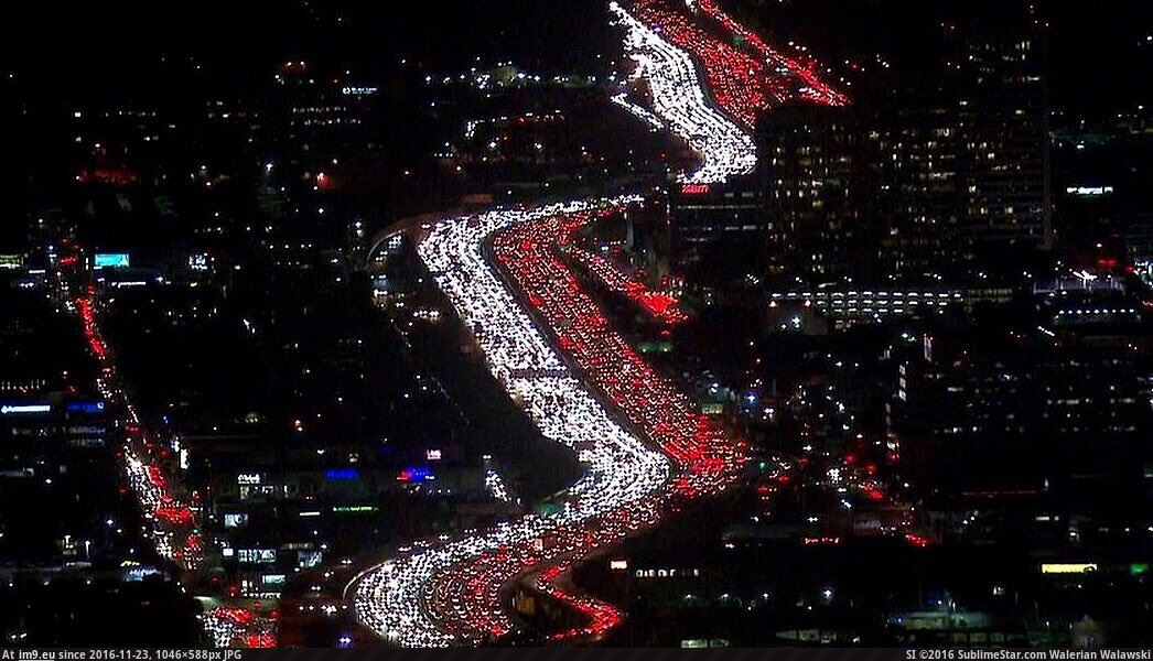[Pics] Holiday traffic on the 405 freeway in Los Angeles (in My r/PICS favs)