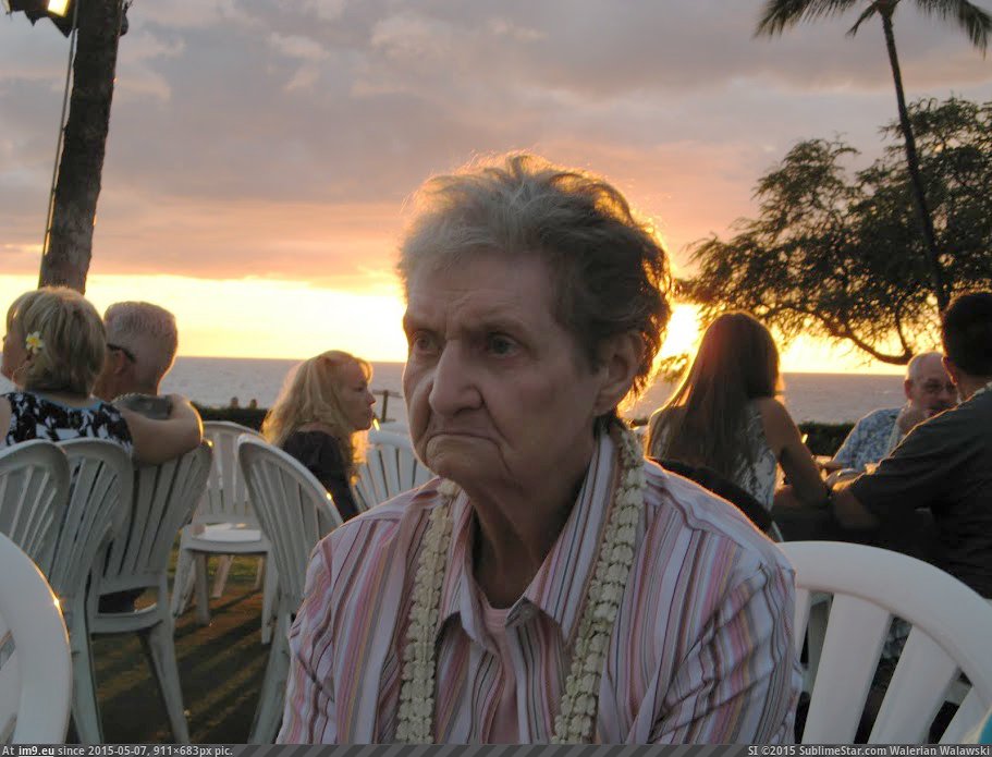 [Pics] We took my Grandma to Hawaii for the first time. (in My r/PICS favs)