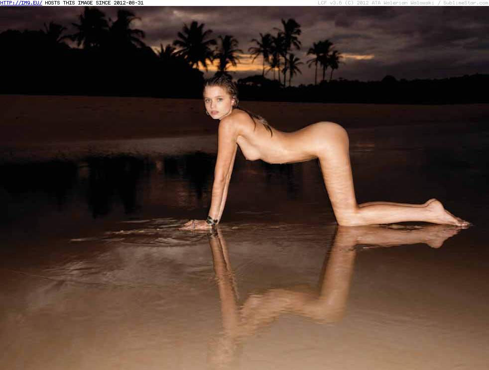 Pirelli Calendar Photo43 (in Pirelli Calendar photos mix)