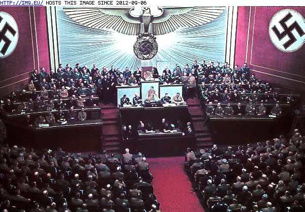 Reichstagsrede Adolf Hitlers (in Historical photos of nazi Germany)
