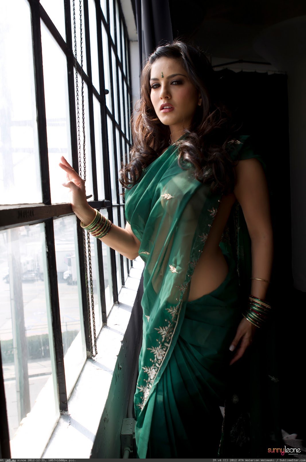 Sunny leone hot saree