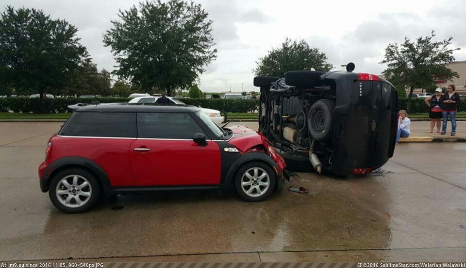 [Wtf] Mini Cooper vs Tahoe (in My r/WTF favs)