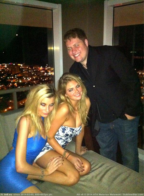 #Dressed #Upton #Kate 2094_2PSDK4S Pic. (Image of album Much-Kate-Upton))
