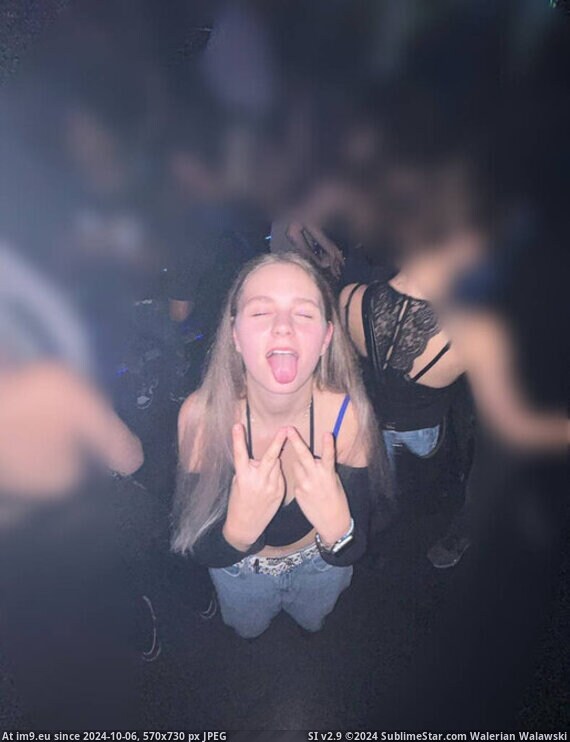 #Cum #Ahegao #Tounge #Horny 22673489-hahahah-my-friend-girl-wanna-something-on-public_880x660 Pic. (Image de album Cute nute hot girl with sexy bodies))