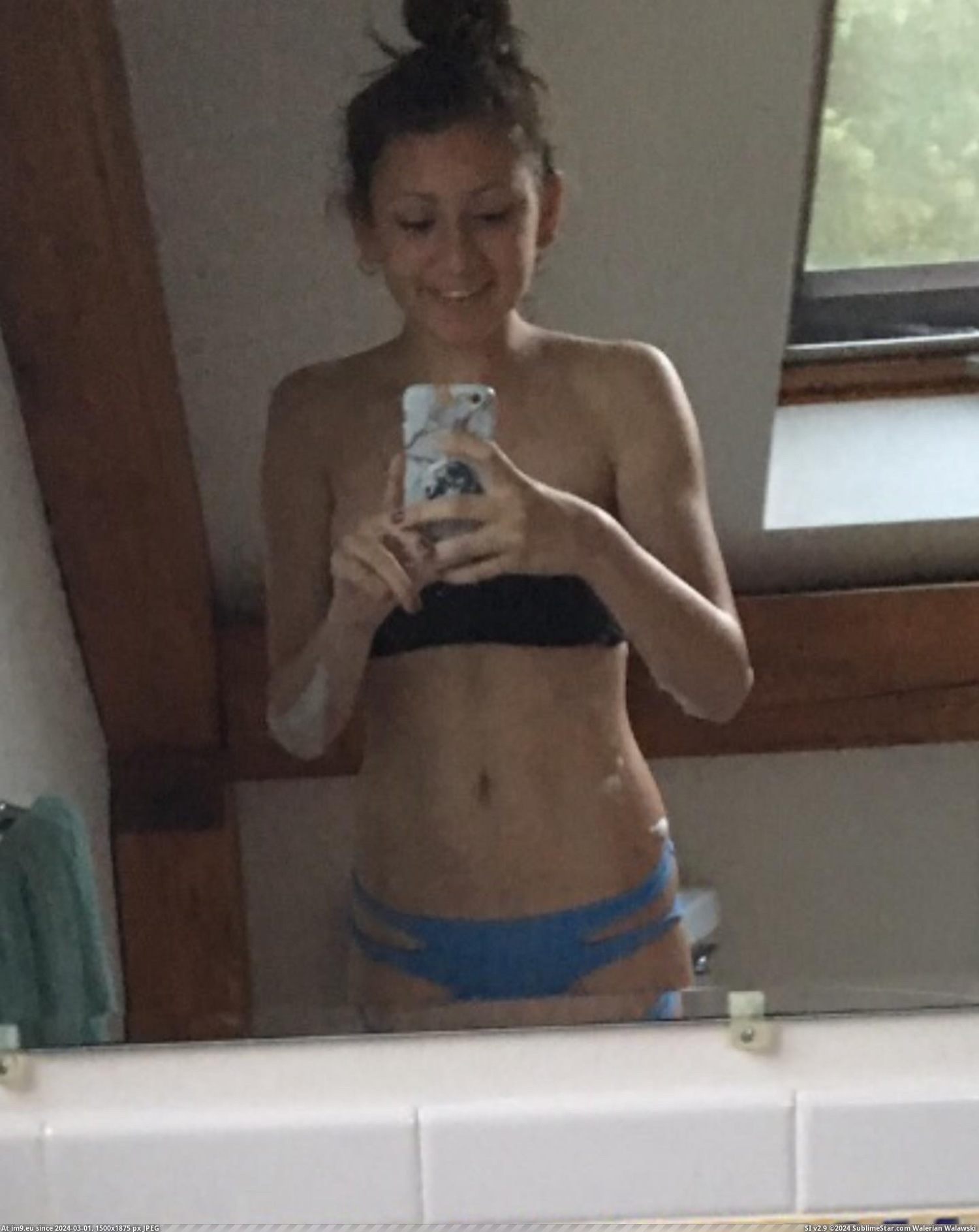 #Amateur #Dressed #Selfie 23460540-FD6A-42D7-A7D2-70B98077F6E6 Pic. (Bild von album College Webslut Exposed))