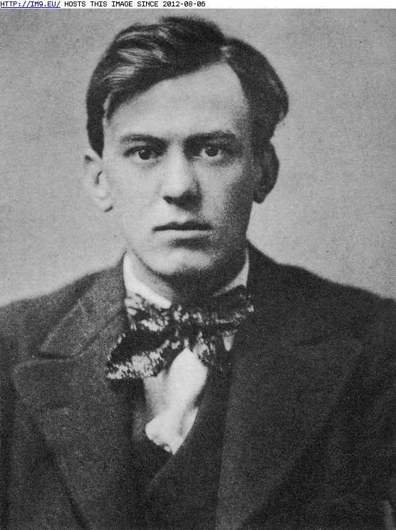 Aleister Crowley - young2 (in Of the old times)