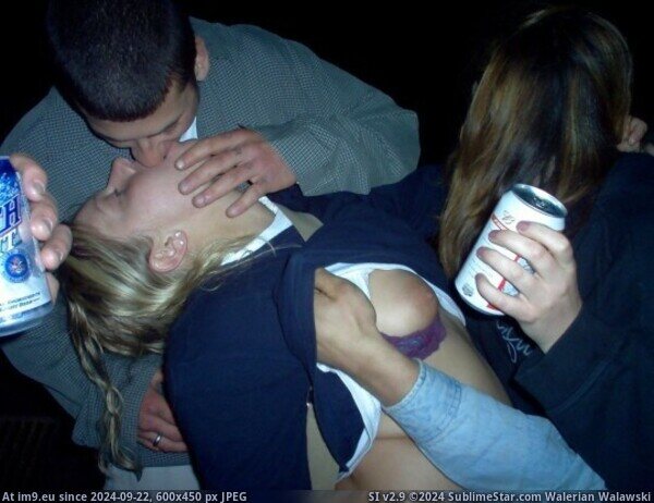 #Tits #Teen #Kiss #Drunk #Group bdsmlr-120247-DSt3t70SKk Pic. (Bild von album ssevenn))