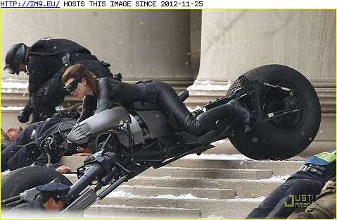 Dark Knight -Anne Hathaway -Stunt Double Catwoman Costume (in Anne Hathaway Picture Collection)