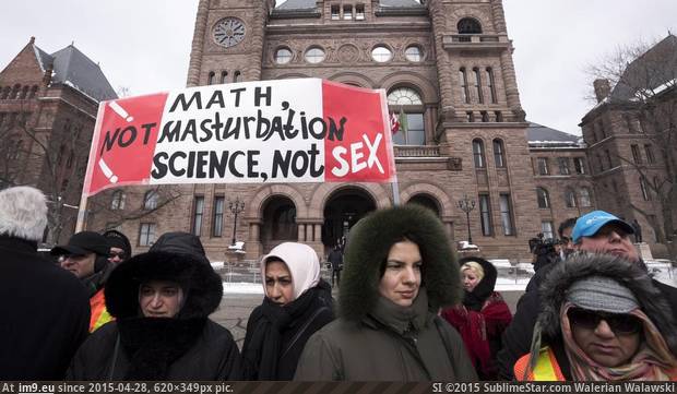 DBC103_Ontario_Sex_Education_Protest_20150224 (in Alternative-News.tk)