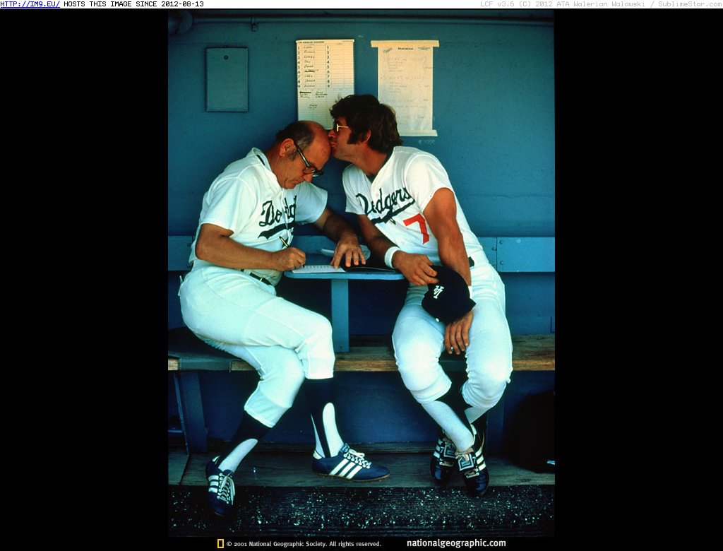 #Kiss  #Dodgers Dodgers Kiss Pic. (Image of album National Geographic Photo Of The Day 2001-2009))