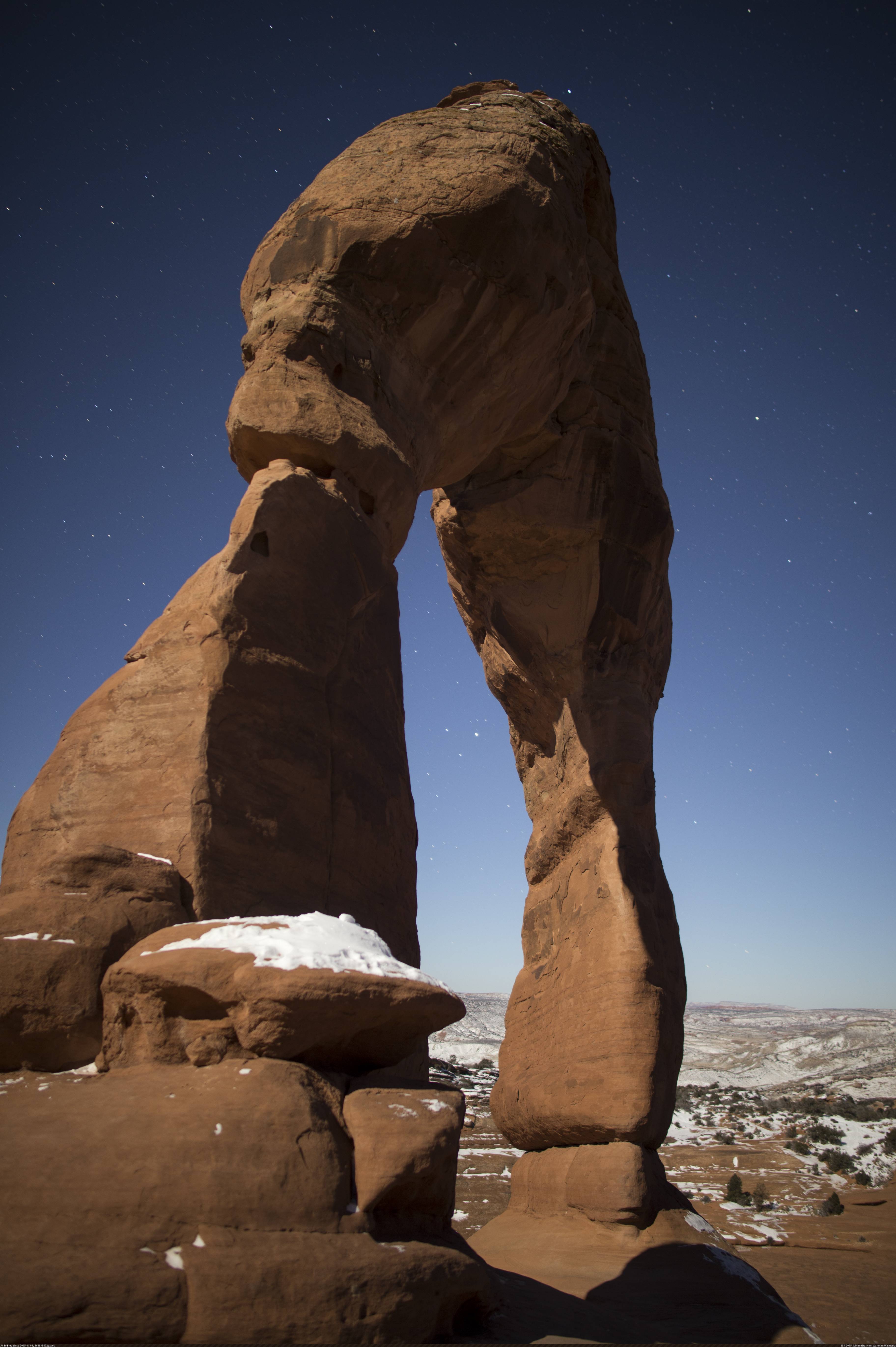 [Earthporn] Delicate Arch illuminated by the moon 1-2-2014  [3648x5472] (in My r/EARTHPORN favs)
