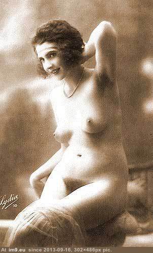 Flapper_nude_woman_1920 (in Flapper Porn)