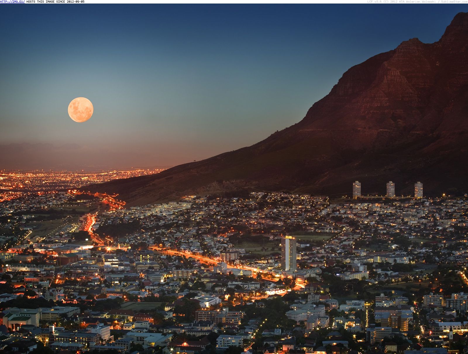 Full Moon Over Cape Town, South Africa (in Beautiful photos and wallpapers)