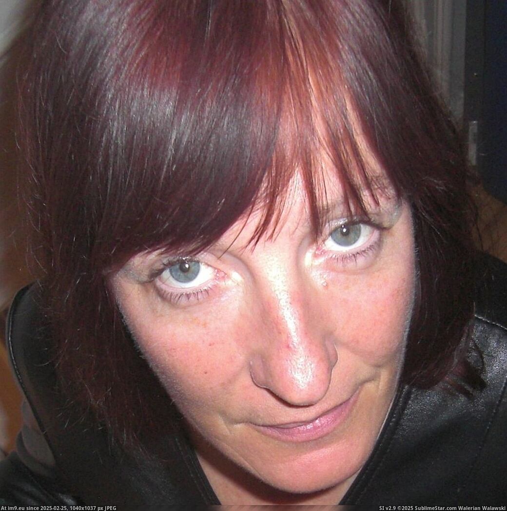 #Pussy #Amateur #Milf #Mature #Mother #Rubber #Lady #Leather #Goddess #Lederleggins #Lederlady LederladyT Ledersuit k3 Pic. (Bild von album Instant Upload))