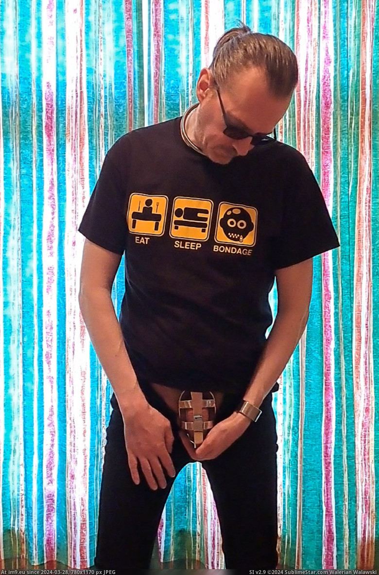 #Cock #Dick #Man #Slave #Bondage #Wearing #Male #Belt #Chastity #Submissive Locked in a chastity belt Pic. (Obraz z album Instant Upload))
