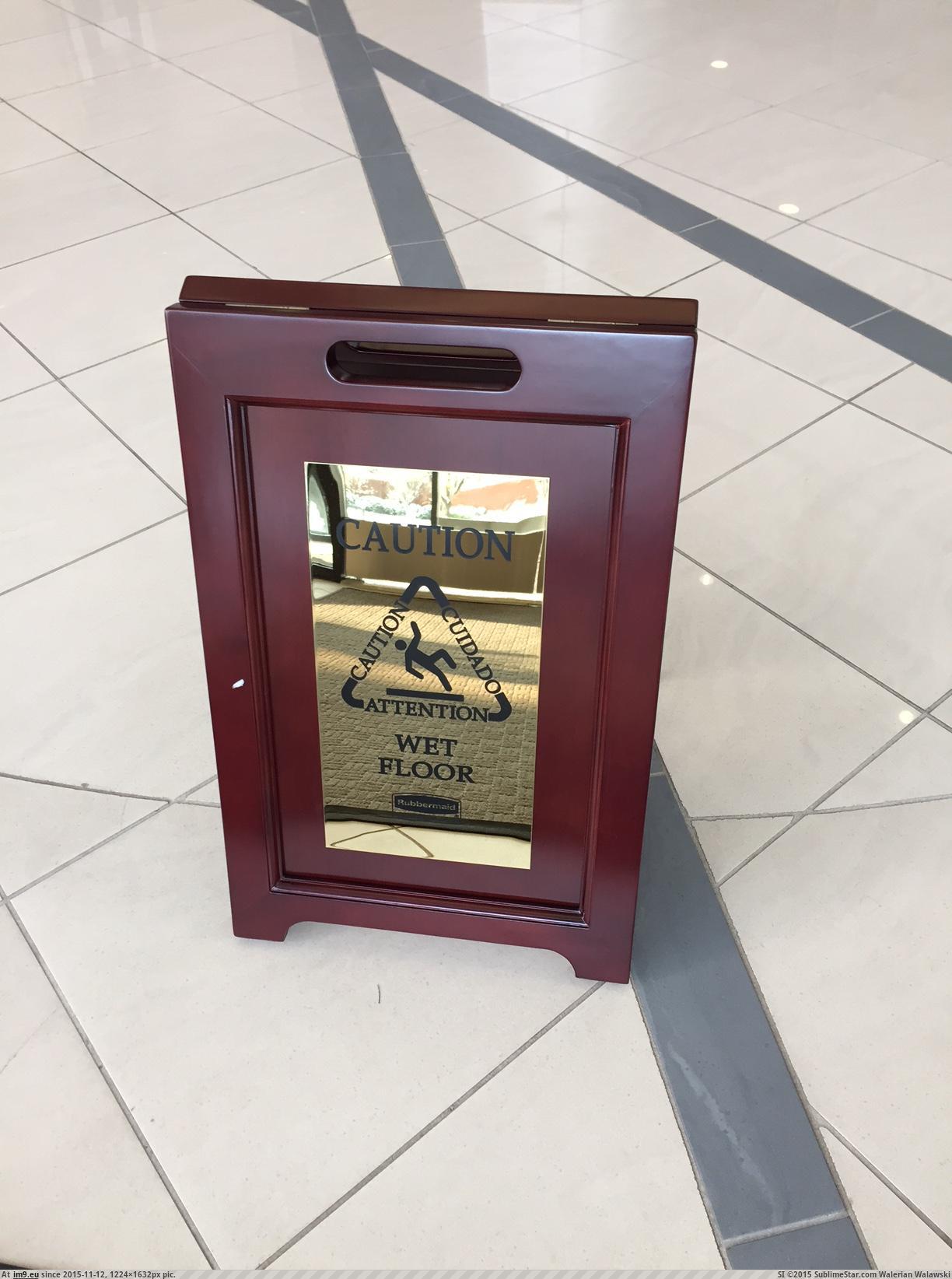 [Mildlyinteresting] This is the classiest, most luxurious Wet Floor sign I've ever seen (in My r/MILDLYINTERESTING favs)