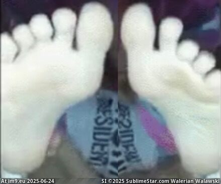 in Instant Upload NML Feet Pic. (Obraz z album Instant Upload))