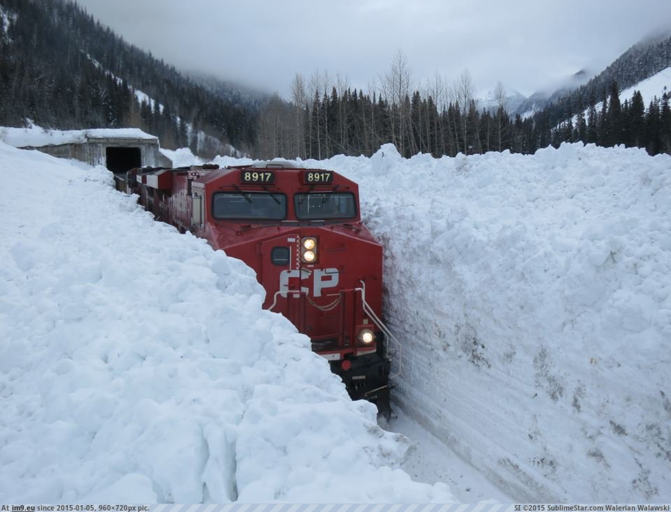 [Pics] Train navigating through the Canadian snow (in My r/PICS favs)