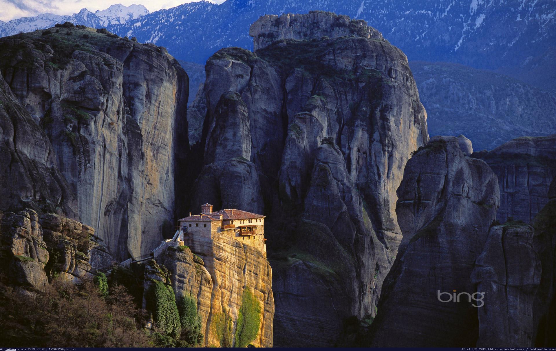 Www bing com image. Гора-Клифф. Ущелье Борго Трансильвания. Скальные башни Meteora Греция. Монастырь в горы на вершине горы Испании.