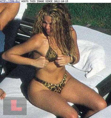 Shakira (1) (in Celebrity peeks - nude celebrities photos)
