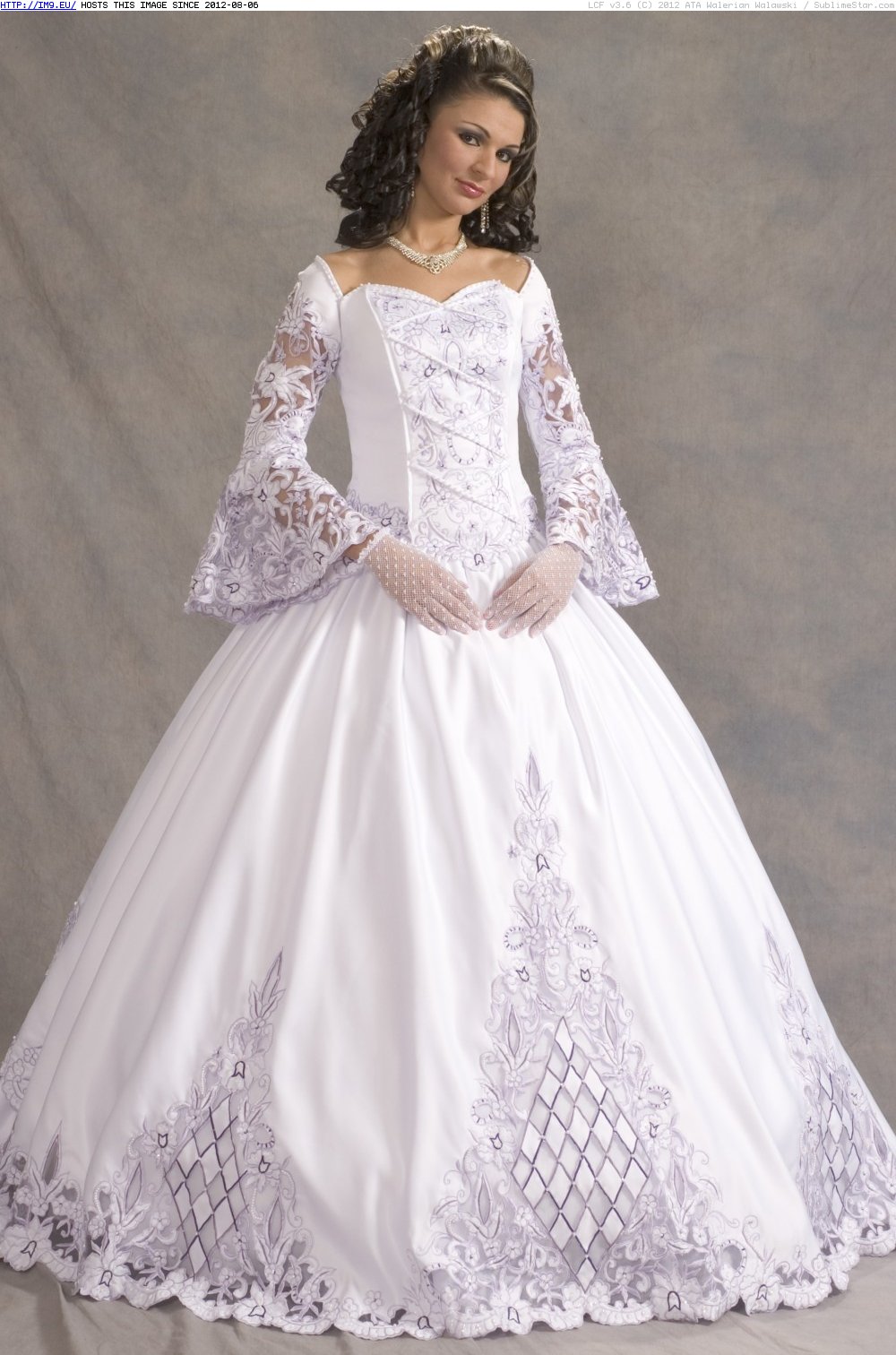 Wedding dress with sleeves (in Wedding dresses)